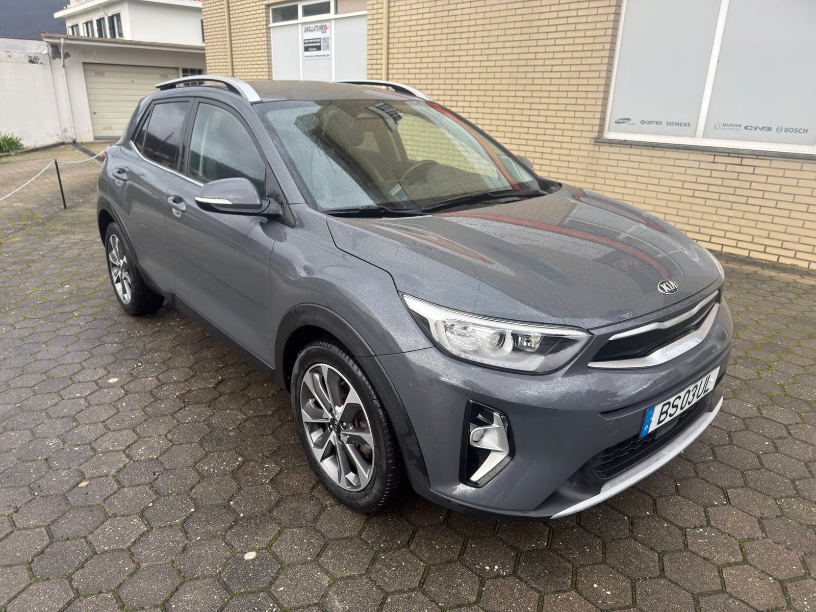 Kia Stonic 1.0 – 120cv Hybrid Edition Platine